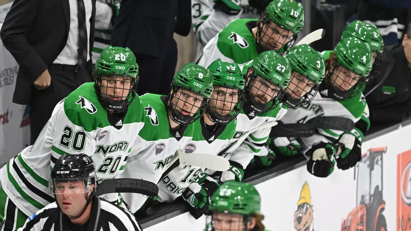 North Dakota Fighting Hawks, um dos mais bem sucedidos programas de hóquei universitário da NCAA. (Reprodução: Russell Hons)